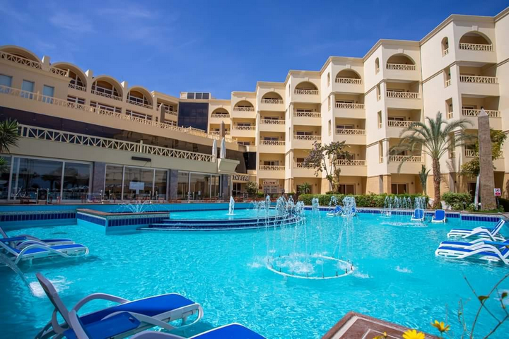 Hurghada – AMC Royal