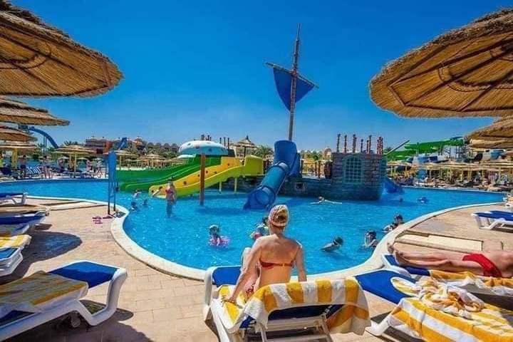 Hurghada - Titanic Beach 13